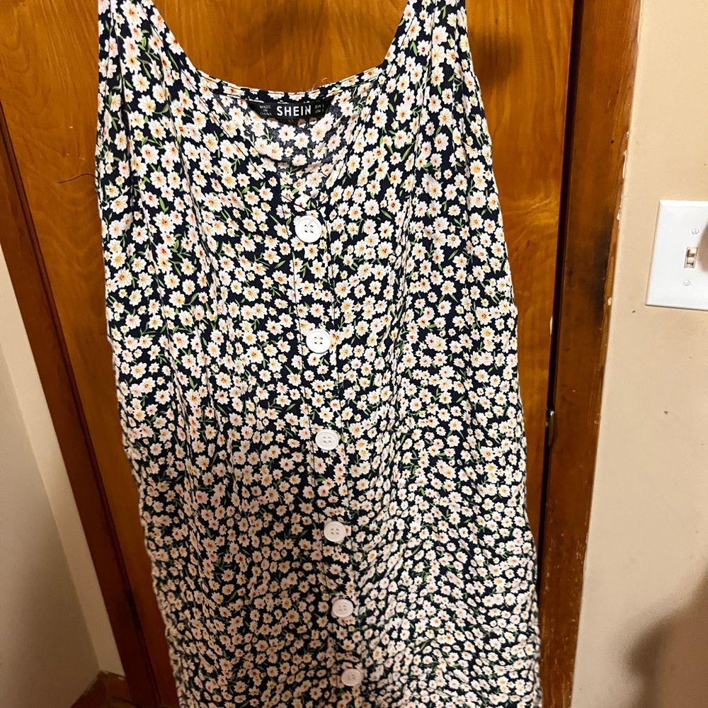 SHEIN Black and White Floral Sleeveless Dress